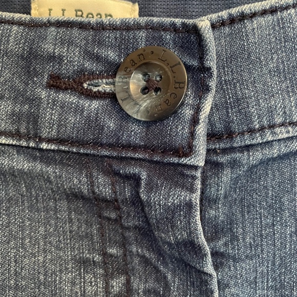 LL Bean Womens Classic Fit Denim Capri Pant Size 14 - Picture 3 of 10